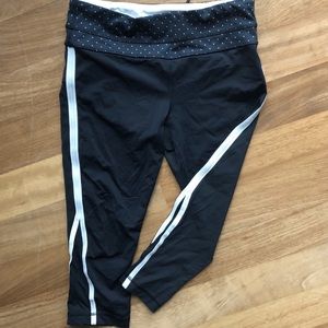 Lululemon 6 cropped black leggings